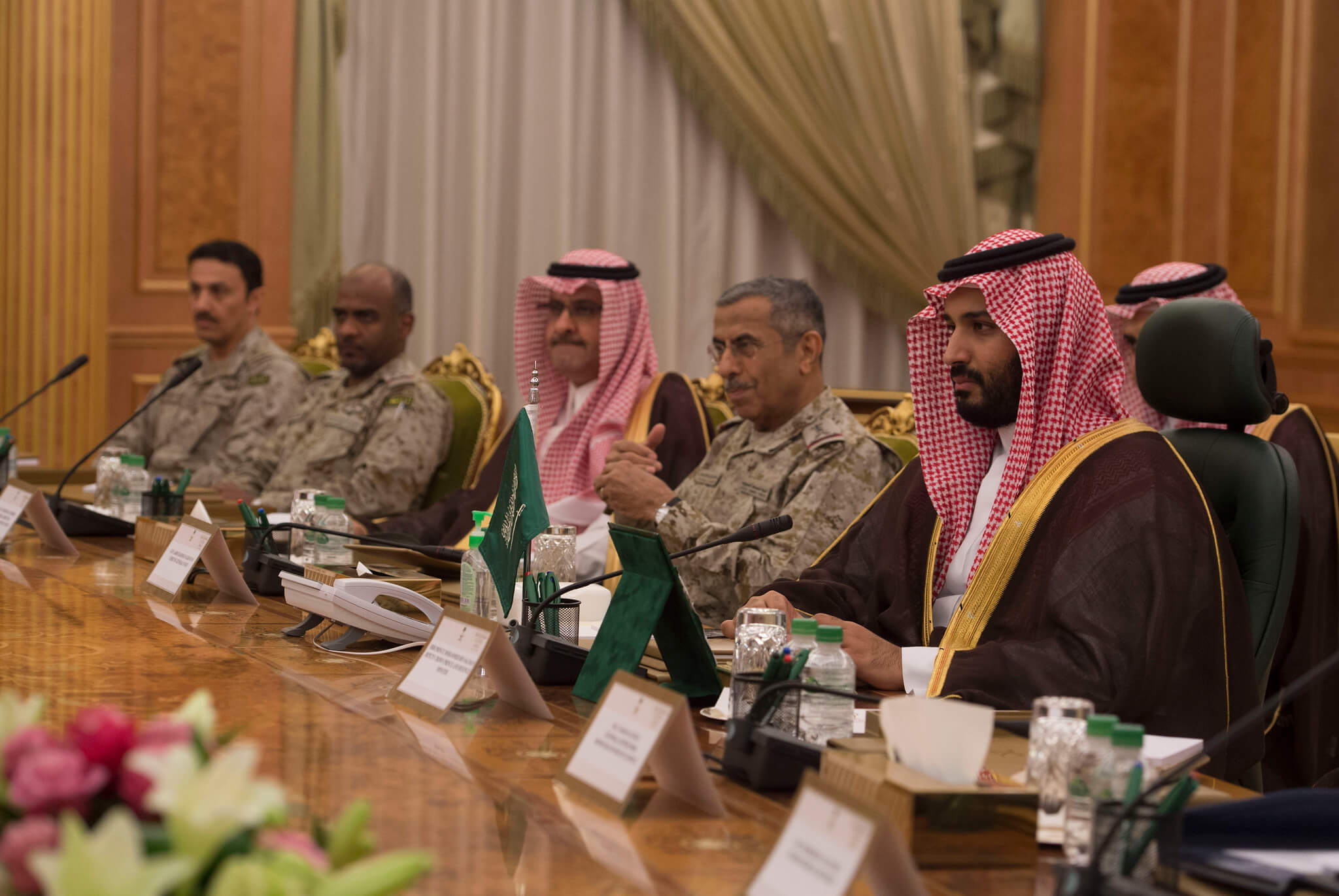 De Saoedische kroonprins Mohammed bin Salman met de toenmalige Amerikaanse minister van Defensie Ash Carter in 2016 © Flickr-Amerikaanse ministerie van Defensie