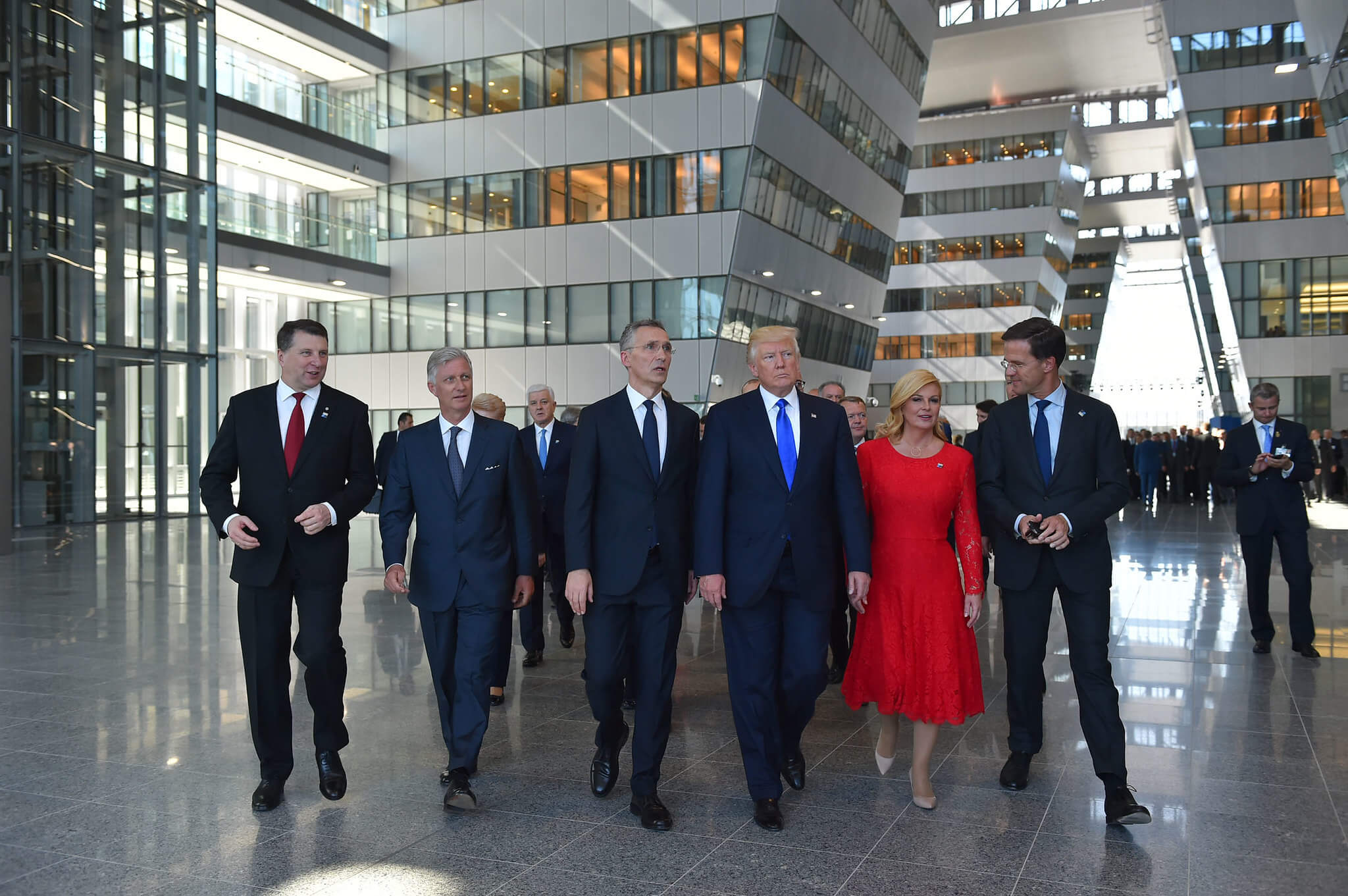 Boxhoorn-foto-Walk-Meeting of NATO Heads of State and Government in Brussels in 2017 with Dutch Prime Minister Mark Rutte on the right. NATO