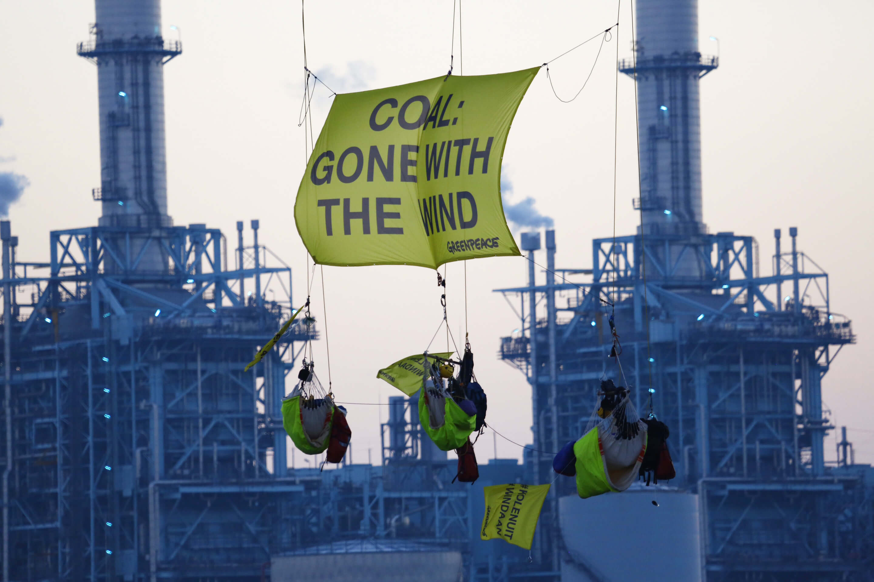 Blockade of the Essent coal-fired power plant in 2016 by Greenpeace. © Greenpeace Nederland / Flickr