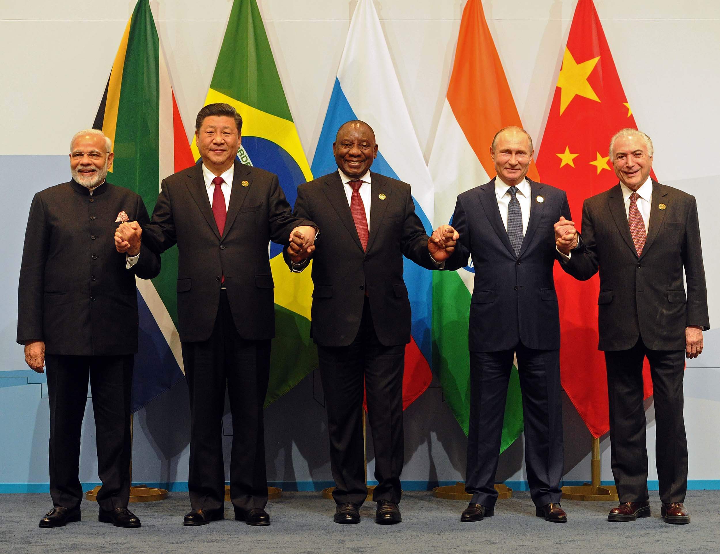 BRICS leader's family photo in SA 2018 10th BRICS summit