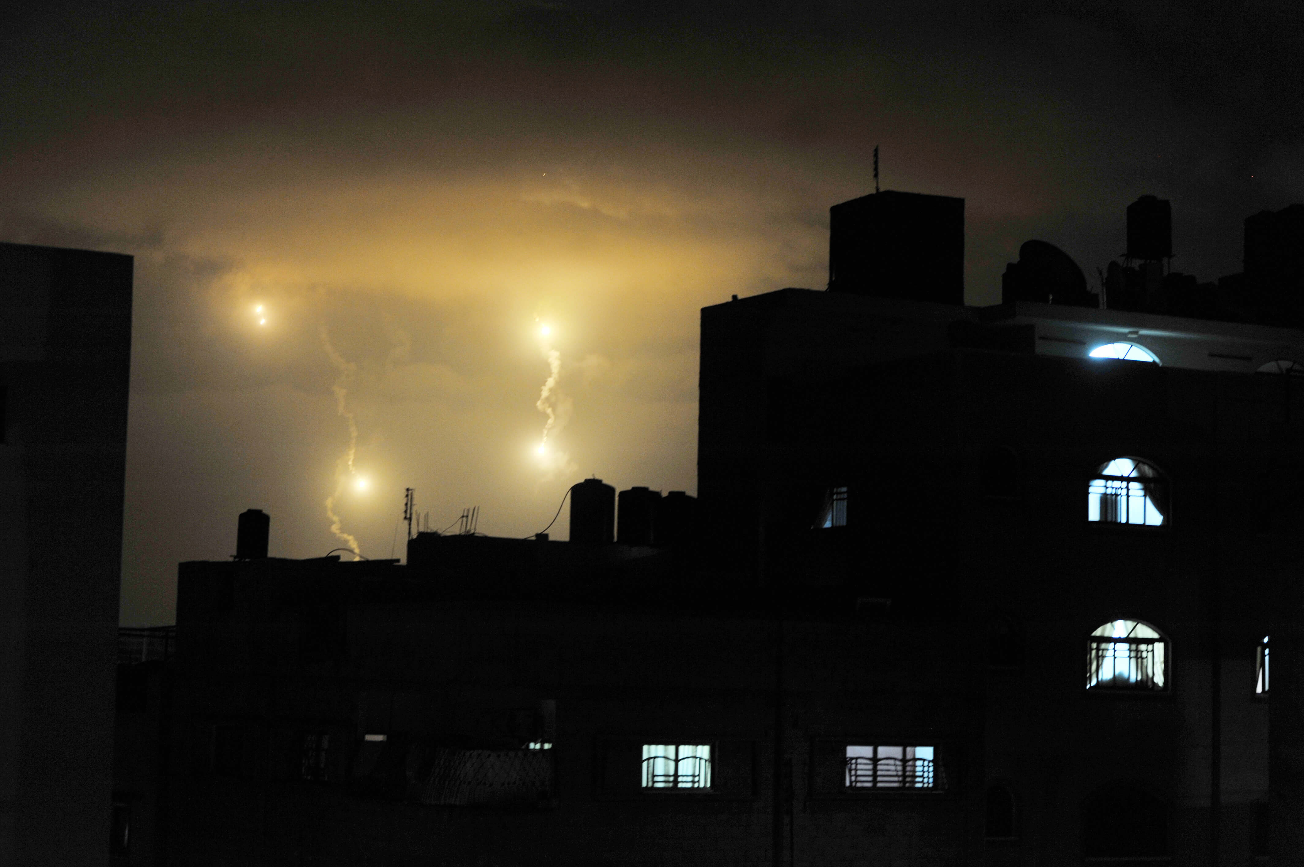 Flares from Israeli forces light up the night sky of Gaza City in the course of the hostilities in the Gaza Strip in July 2014 ©UN Photo/Shareef Sarhan