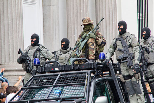 Zwaarbewapende politie in Brussel