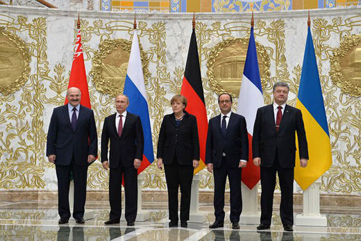 De staatshoofden van respectievelijk Wit-Rusland, Rusland, Duitsland, Frankrijk en Oekraïne