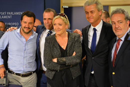 V.l.n.r. Salvini (Lega Nord), Vilimsky (FPÖ), Le Pen (FN), Wilders (PVV) en Annemans (VB) in 2014. ‘Er blijkt een “perfect storm” te razen voor met name het rechts-populisme.’