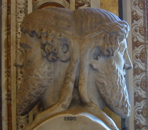 Buste van de Griekse god Janus als een man met twee gezichten.