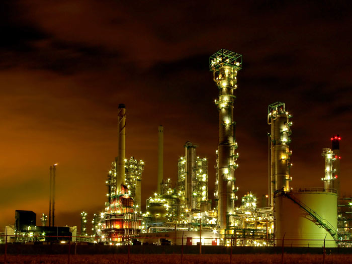 Refinery in Rotterdam. Existing pipeline infrastructure connects the Netherlands to neighbouring Belgian and German refineries, making Rotterdam the ideal landing point for crude oil in Northwest Europe. 