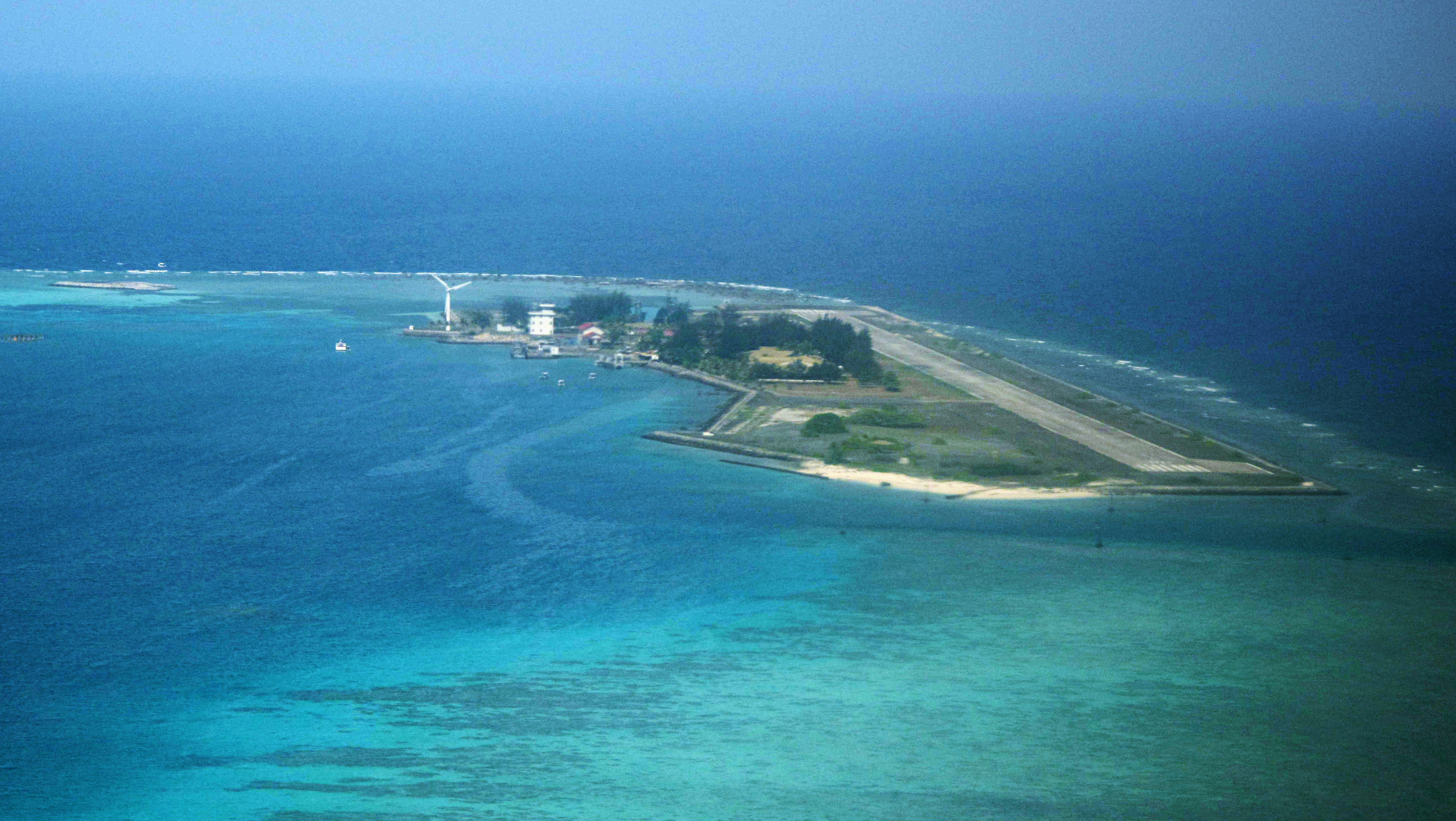 An aerial view of the Malaysian-occupied island of Layang Layang, in the South China Sea April 1, 2010. Layang Layang island, a deep sea atoll off the coast of Sabah, is part of the 600 islands, reefs and shoals in the South China Sea known as the Spratlys. © David Loh via Reuters