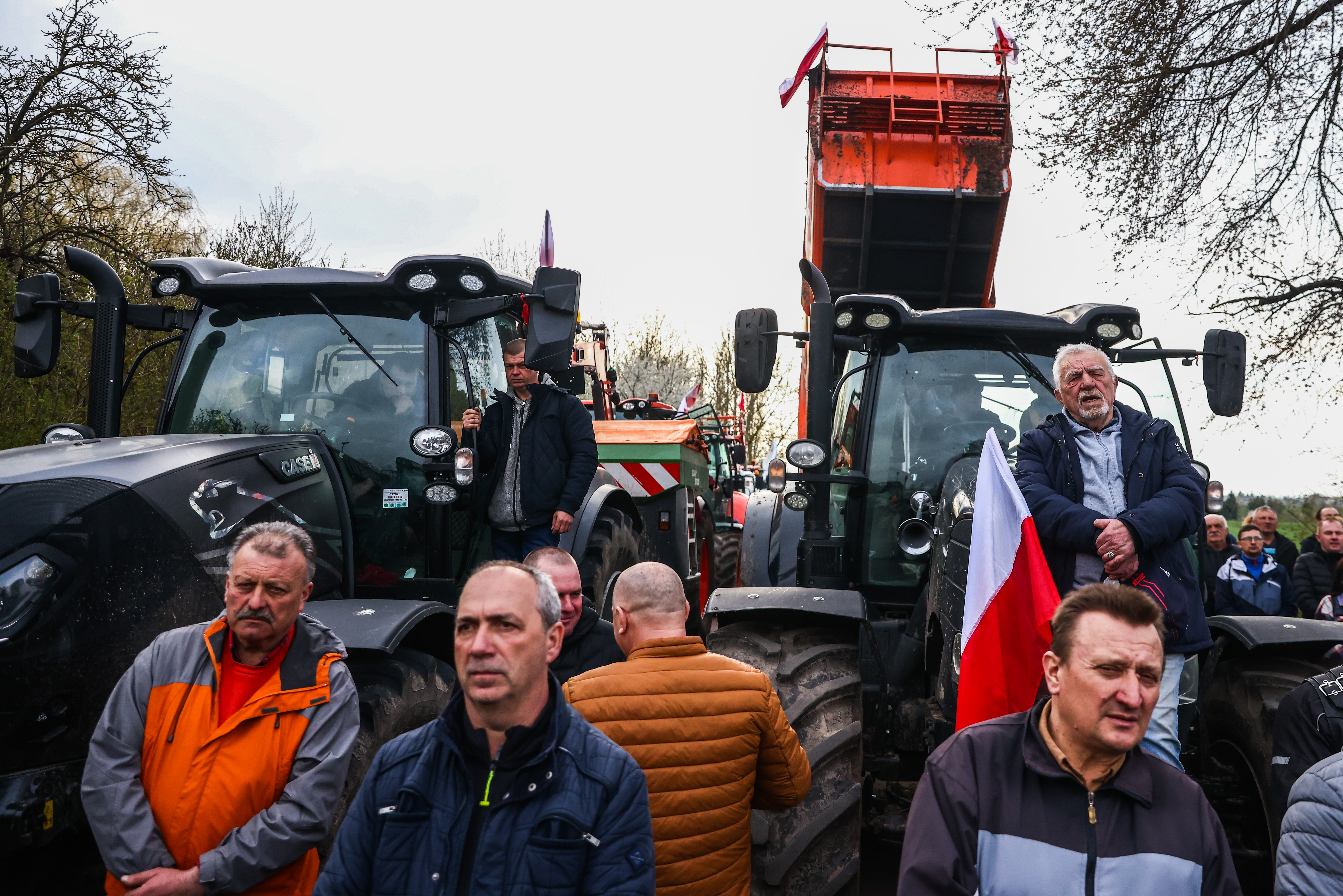 Polish farmers protest against Ukrainian agricultural products imports near the border with Ukraine in Hrubieszow, Poland on 16 April 2023. © Beata Zawrzel/NurPhoto via Reuters.