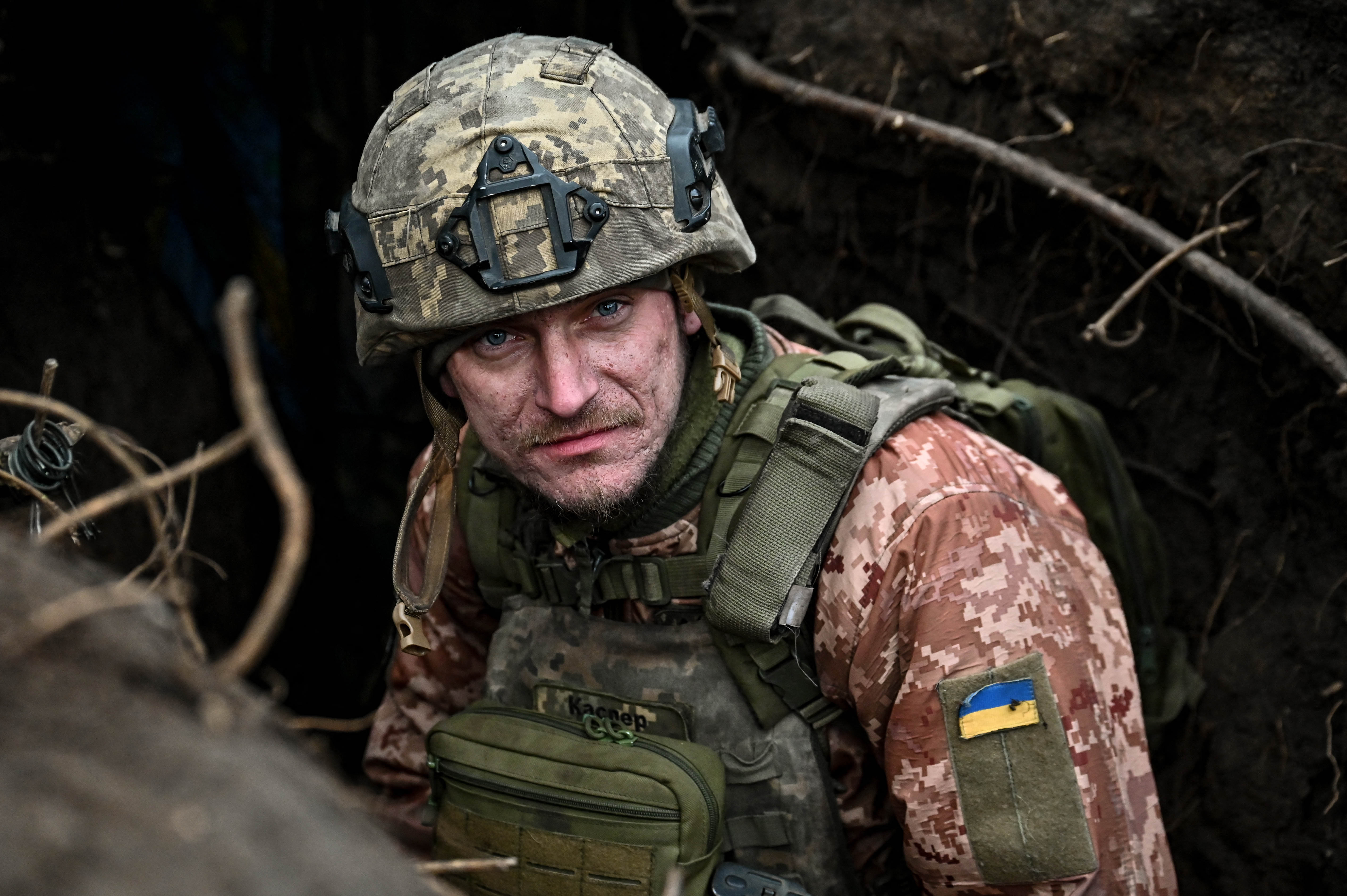 Oekraïense militair in de loopgraven nabij Robotyne in de regio Zaporizja, Oekraïne op 22 februari 2024. © Dmytro Smolienko / Ukrinform / ABACA via Reuters