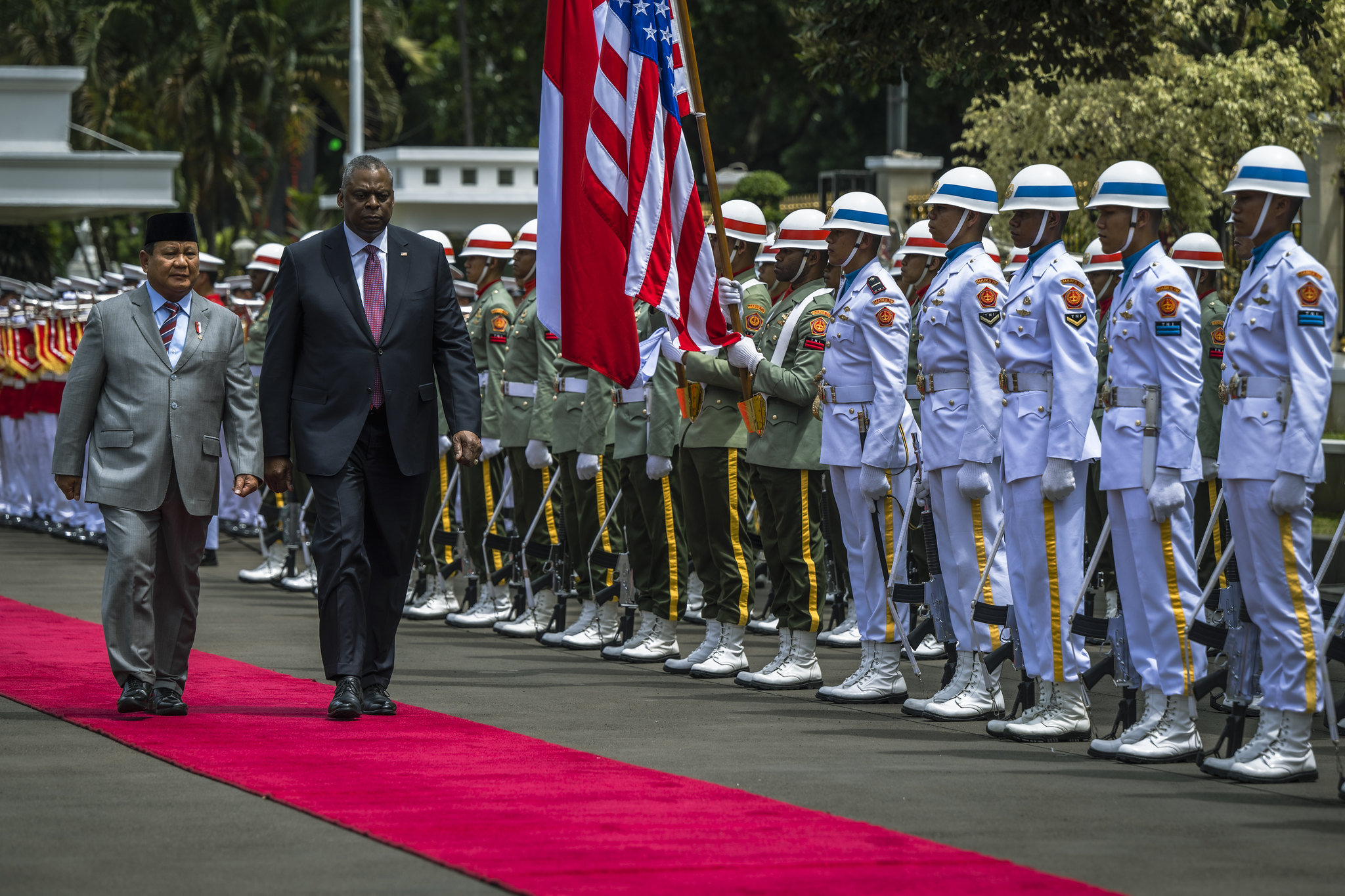 Amerikaanse minister van Defensie Lloyd Austin en toenmalig Indonesisch Minister van Defensie Prabowo Subianto in Jakarta, 21 november 2022. U.S. Indo-Pacific Command via Flickr. 
