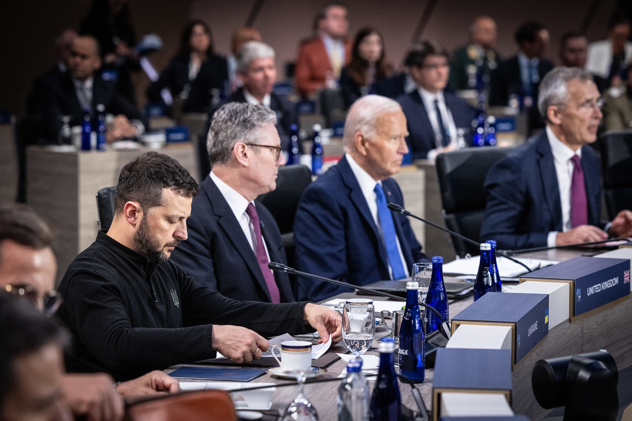 Volodymyr Zelensky, Keir Starmer, Joe Biden en Jens Stoltenberg tijdens de NAVO-top in Washington, 11 juli 2024. © NAVO via Flickr