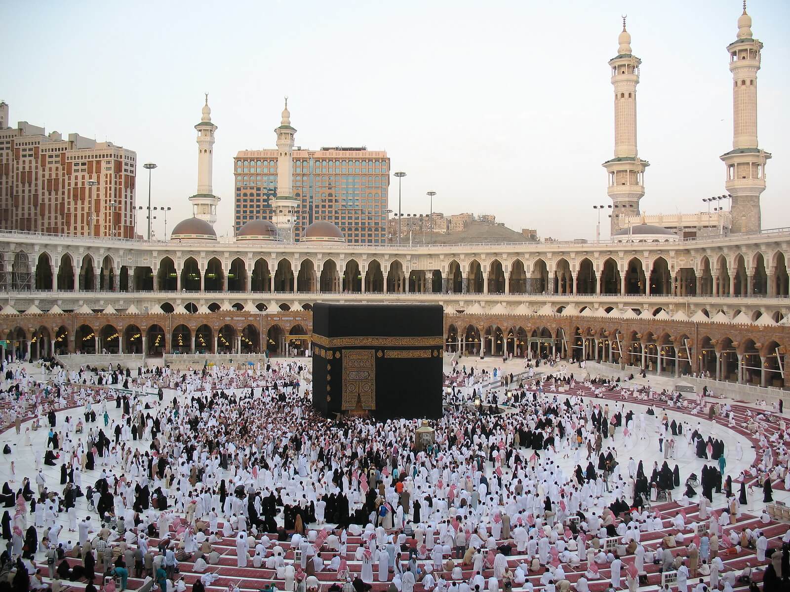 De Grote Moskee in Mekka © Flickr-Marviikad