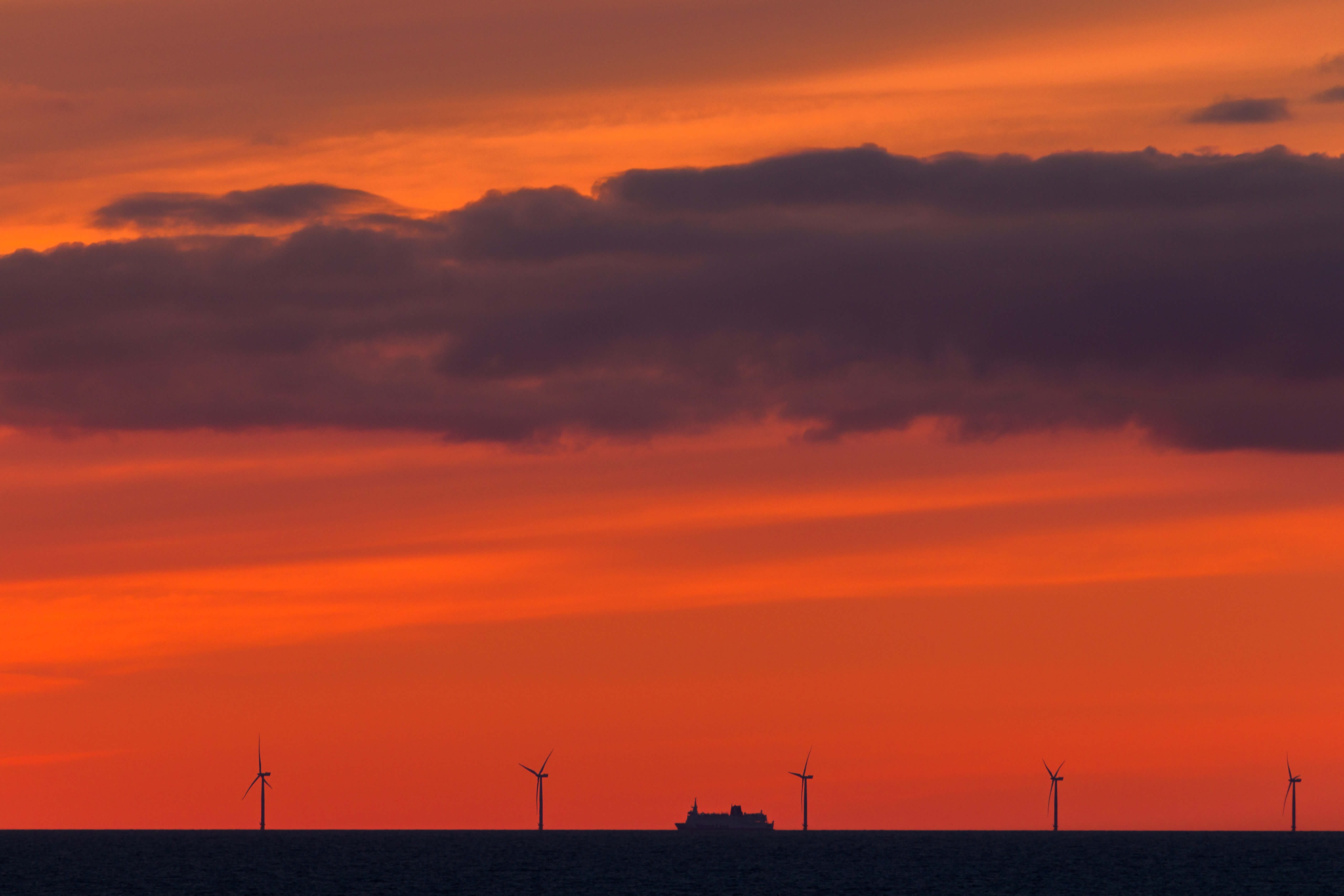 Offshore wind farm in the Baltic Sea. © Flickr / Markus Trienke