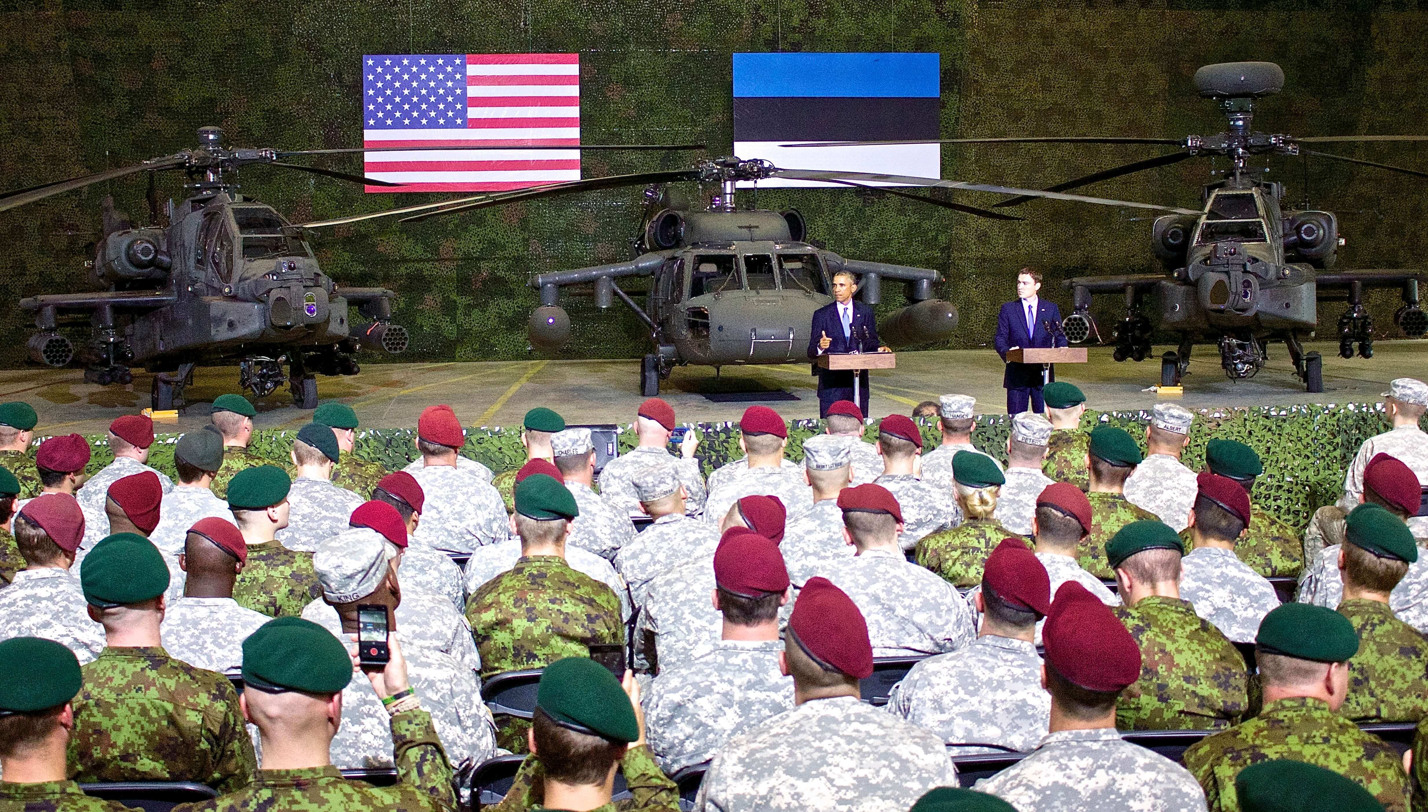 De Baltische staten waaronder Estland zijn voor de Verenigde Staten van groot belang als NAVO-partner. Zowel toenmalig president Obama als de toenmalige premier Rõivas (R) erkenden dit in 2014. Bron: Wikimedia Commons