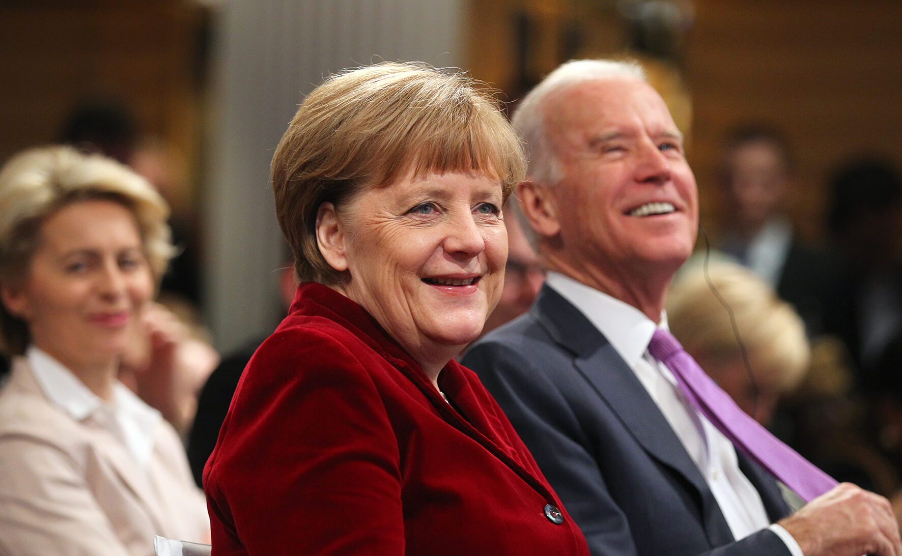 Cuperus - Angela Merkel en Joe Biden tijdens de Munich Security Conference in 2015.  Hildenbrand - MSC
