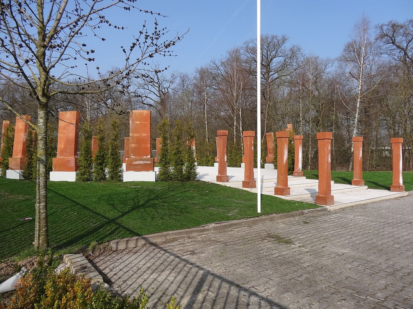 Drost-Het Genocidemonument in Almelo is een monument ter gedachtenis aan de Armeense Genocide van 1915 tot 1917 in het voormalige Ottomaanse Rijk. Het monument is opgericht op 24 april 2014. Wikimediacommons