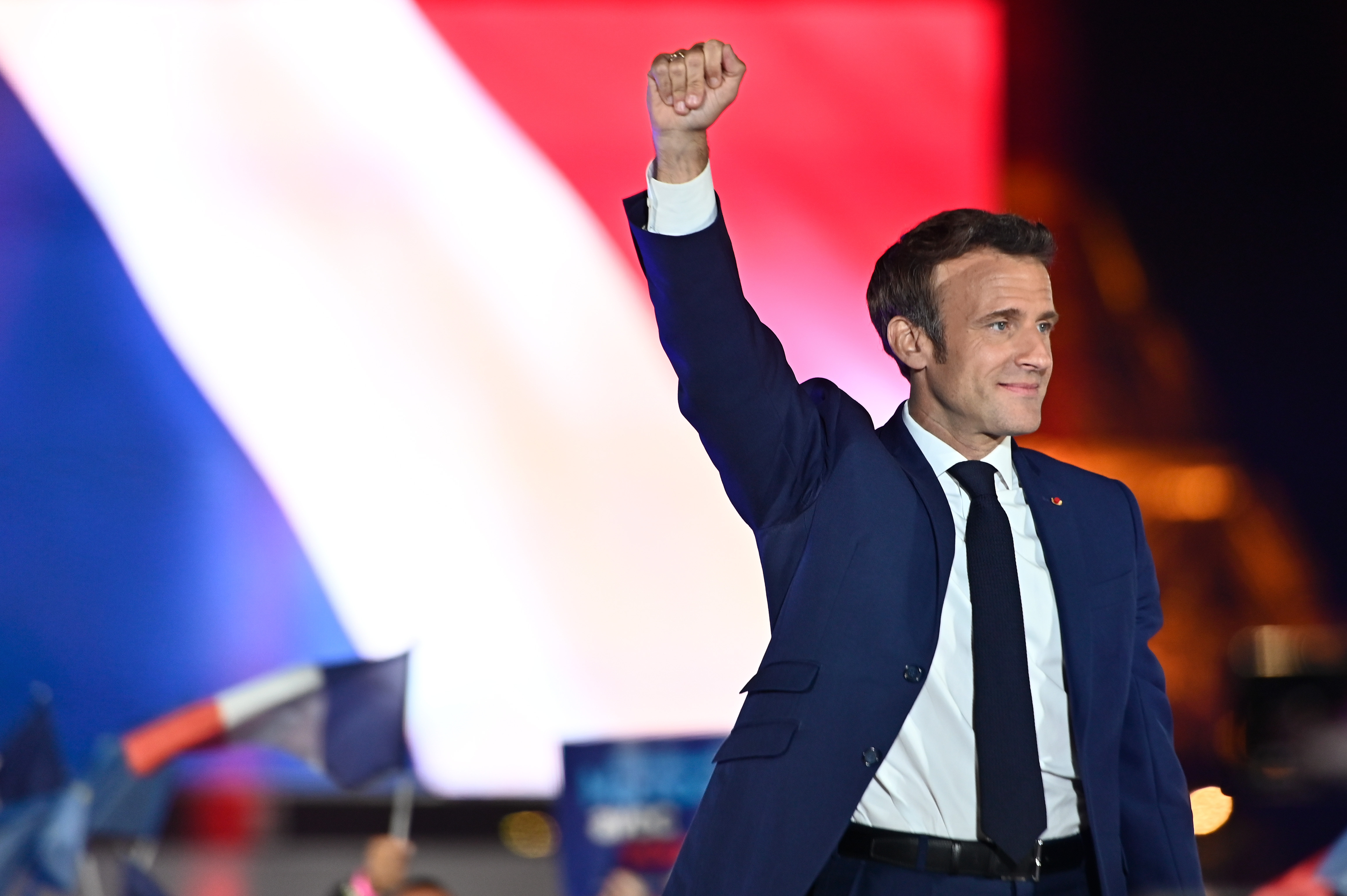 Emmanuel Macron viert zijn overwinning in 2022. © Reuters