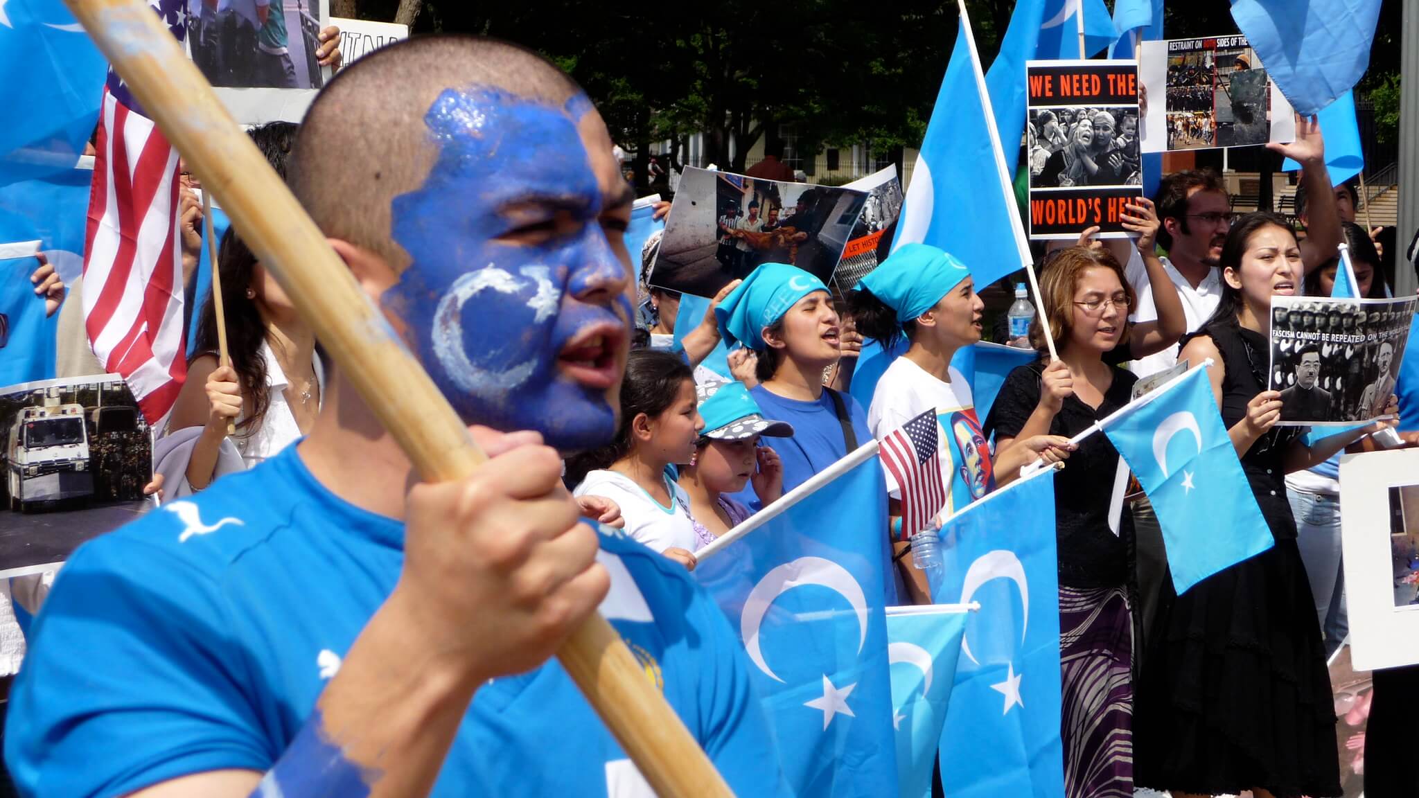 Gerrits-Amerikaanse Oeigoeren demonstreren voor mensenrechten in hun thuisland China. © Flickr - Malcolm Brown 
