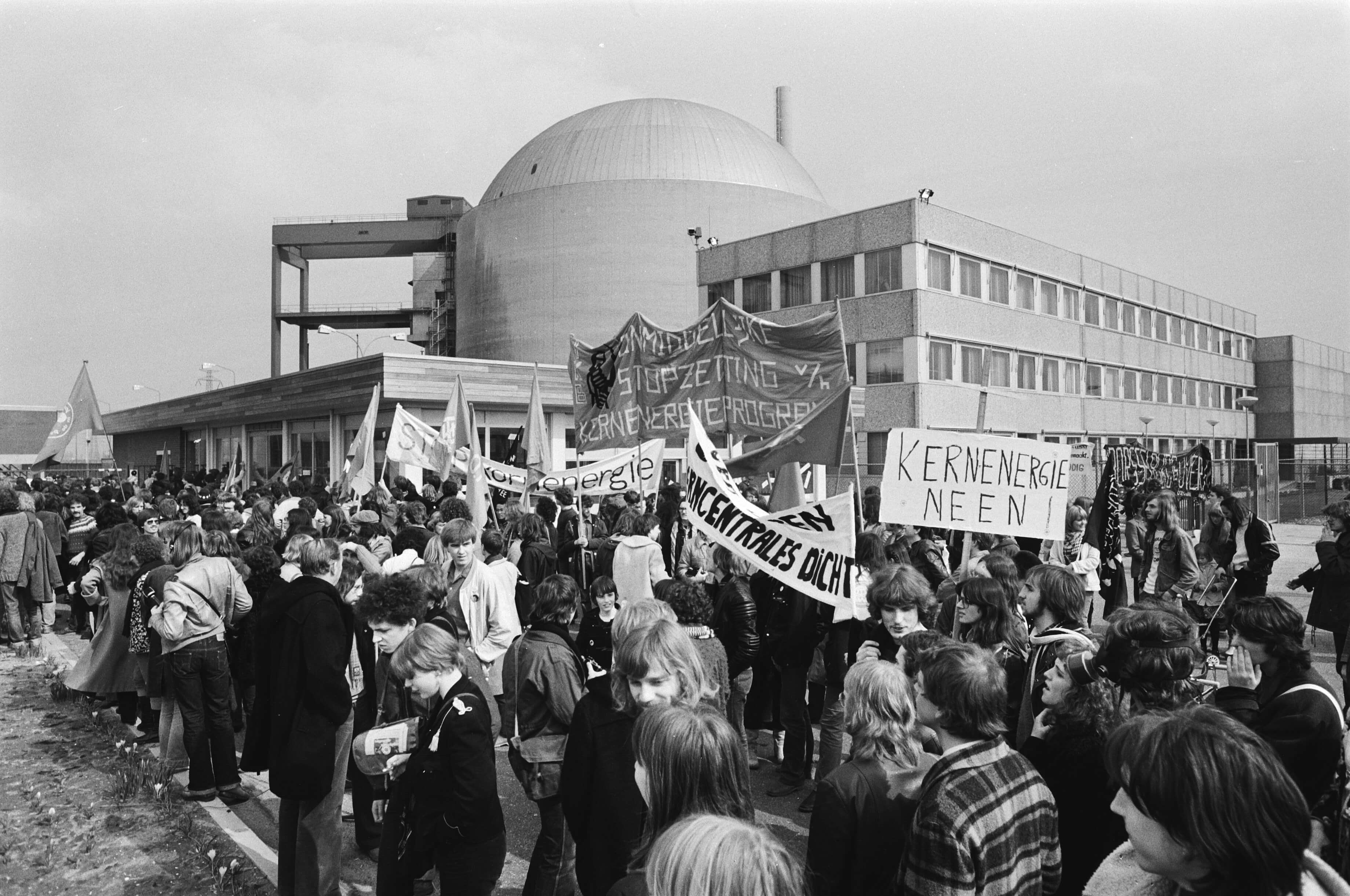Demonstration at the nuclear power plant in Borssele, The Netherlands, 7 April 1979. © Rob Croes, Anefo / Wikimedia