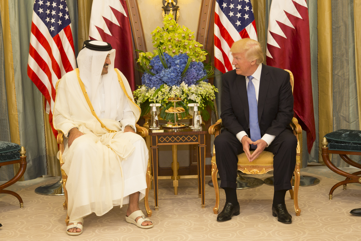 De VS ziet graag een eensgezind GCC-bondgenootschap en wil Qatar daarom ook niet te hard aanpakken. Bron: Official White House Photo by Shealah Craighead.