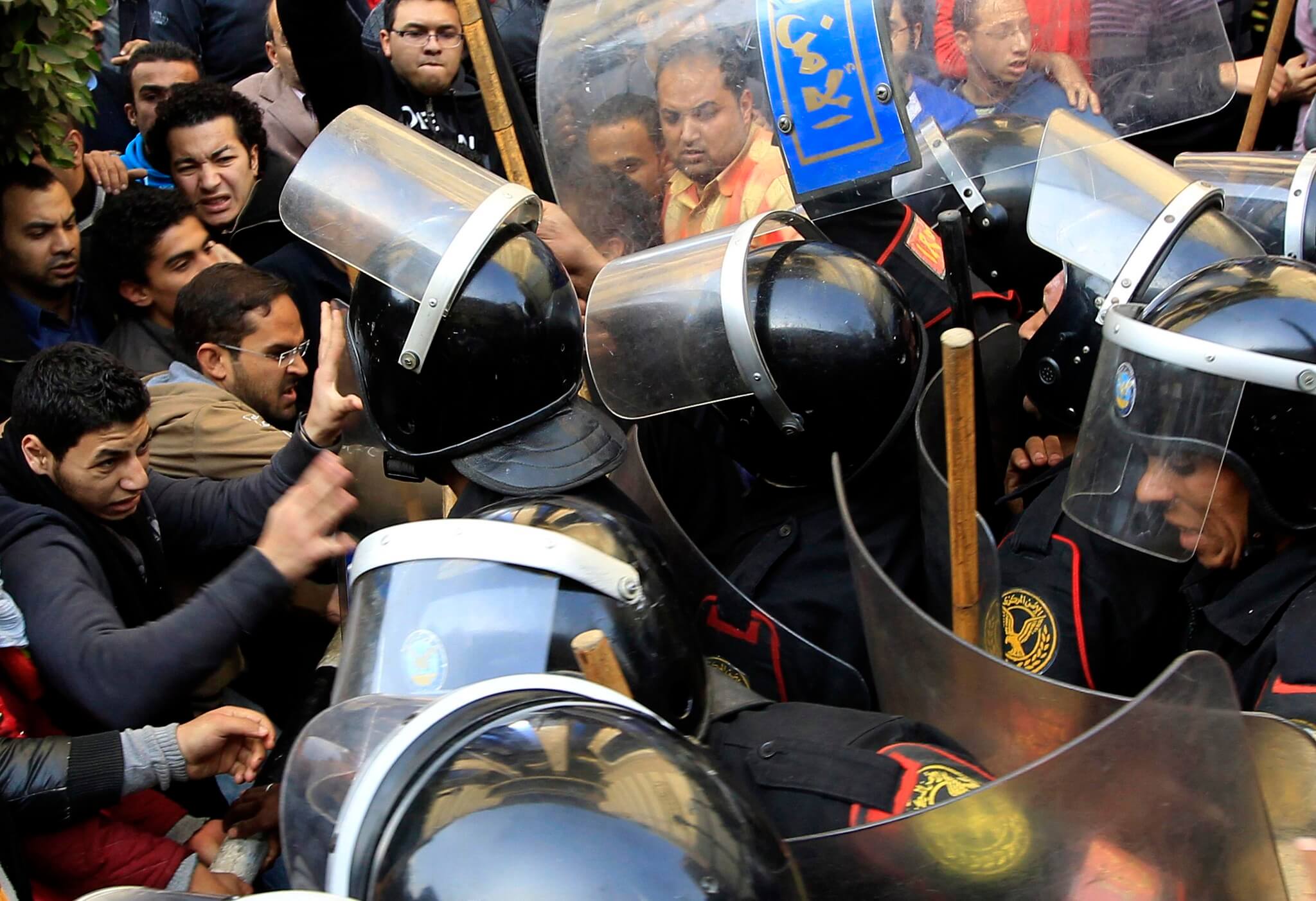 Hofstee-Politie confronteert Egyptenaren die protesteren tegen Mubarak, Cairo, 26jan2011-Oxfamnovib-Flickr