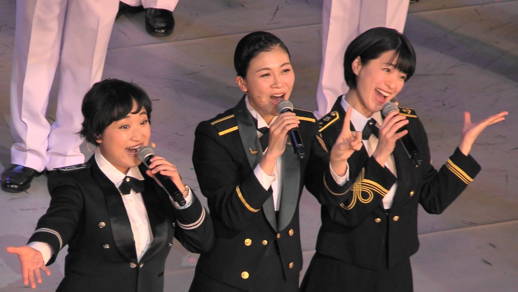 Homan - Japanse militairen zingen tijdens een zogeheten Marching Festival in 2017 - bron Wikimedia