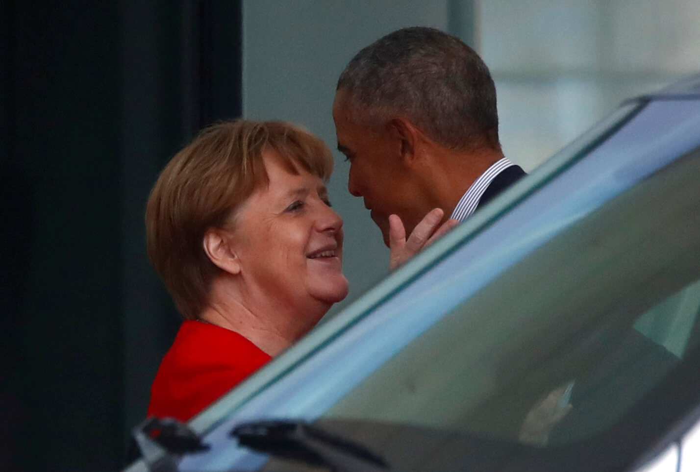 Former U.S. President Barack Obama leaves after a meeting with German Chancellor Angela Merkel at the chancellery in Berlin, Germany April 5, 2019. REUTERS/Hannibal Hanschke