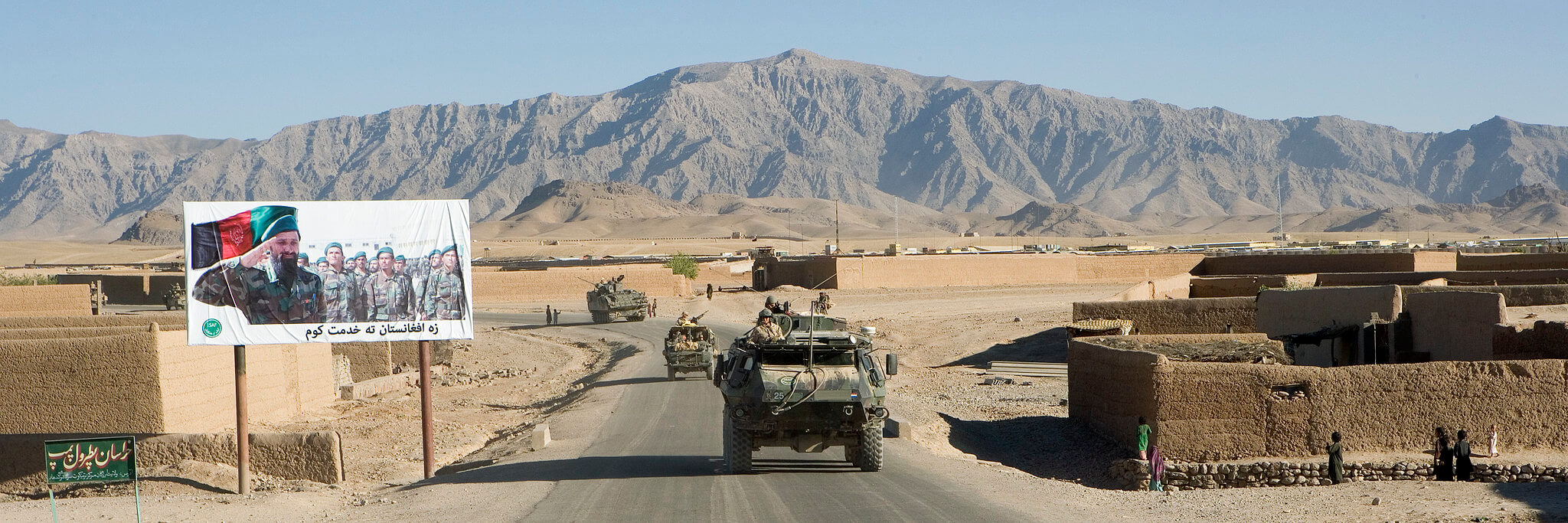 Kamminga - Eenheden van 42 Bataljon Limburgse jagers, in samenwerking met de Afghan National army in Afghanistan in 2007. ResoluteSupportMedia - Flickr