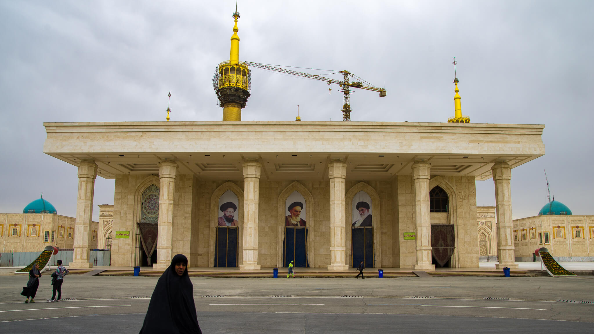Mausoleum van Ruhollah Khomeini in Teheran. Terwijl na de revolutie van 1979 het nieuwe regime de mond vol had over 'export van de revolutie' kwam het ook al snel tot de ontdekking dat de directe omgeving onveilig was. Bron: Gilbert Sopakuwa / Flickr.