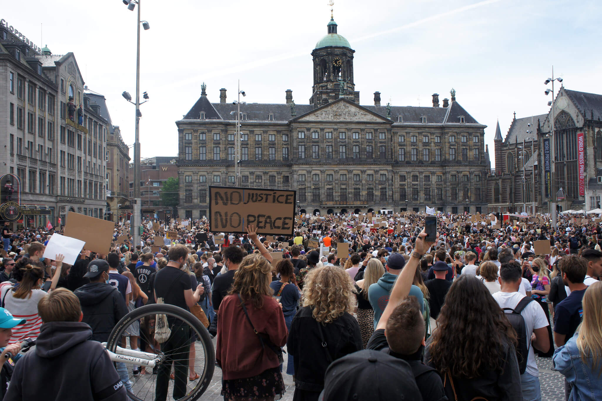 Protest op de Dam op 1 juni 2020. Karen Eliot - Flickr