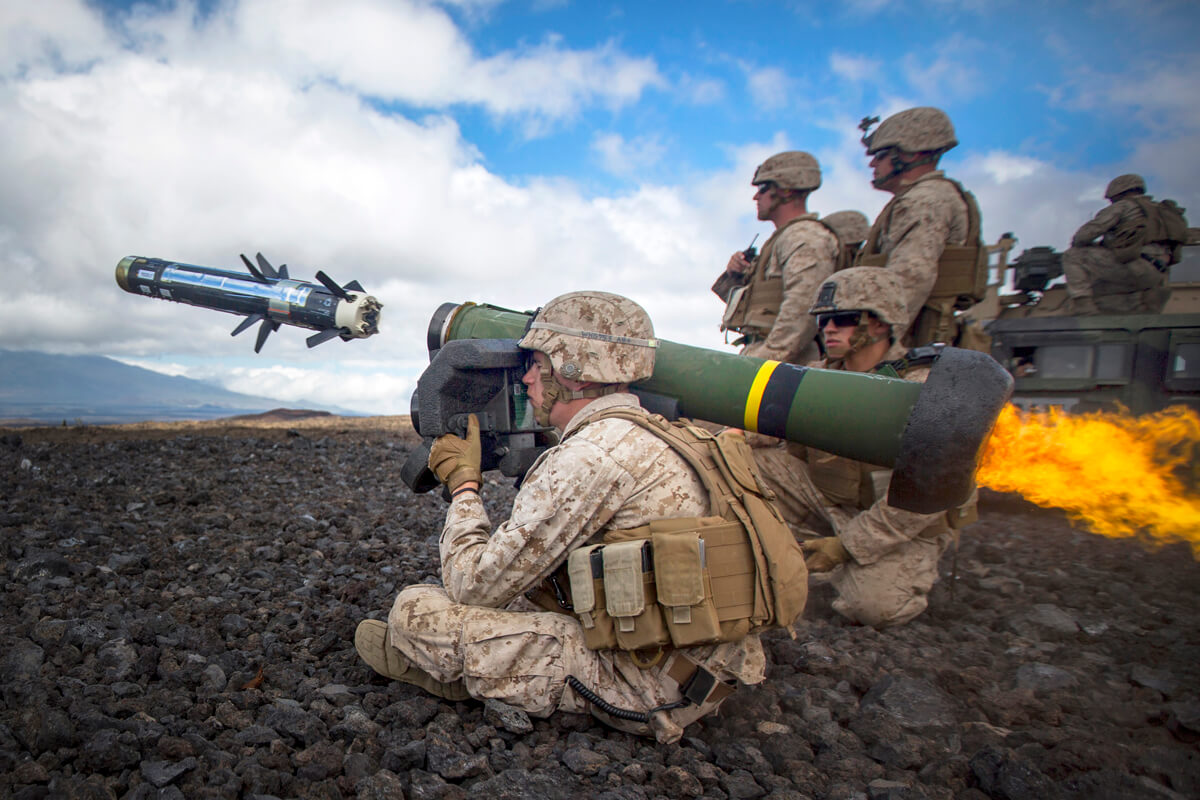 Tack - A US Marine fires a Javelin during Operation Lava Viper at Pohakuloa Training Area in 2015. U.S. Indo-Pacific Command