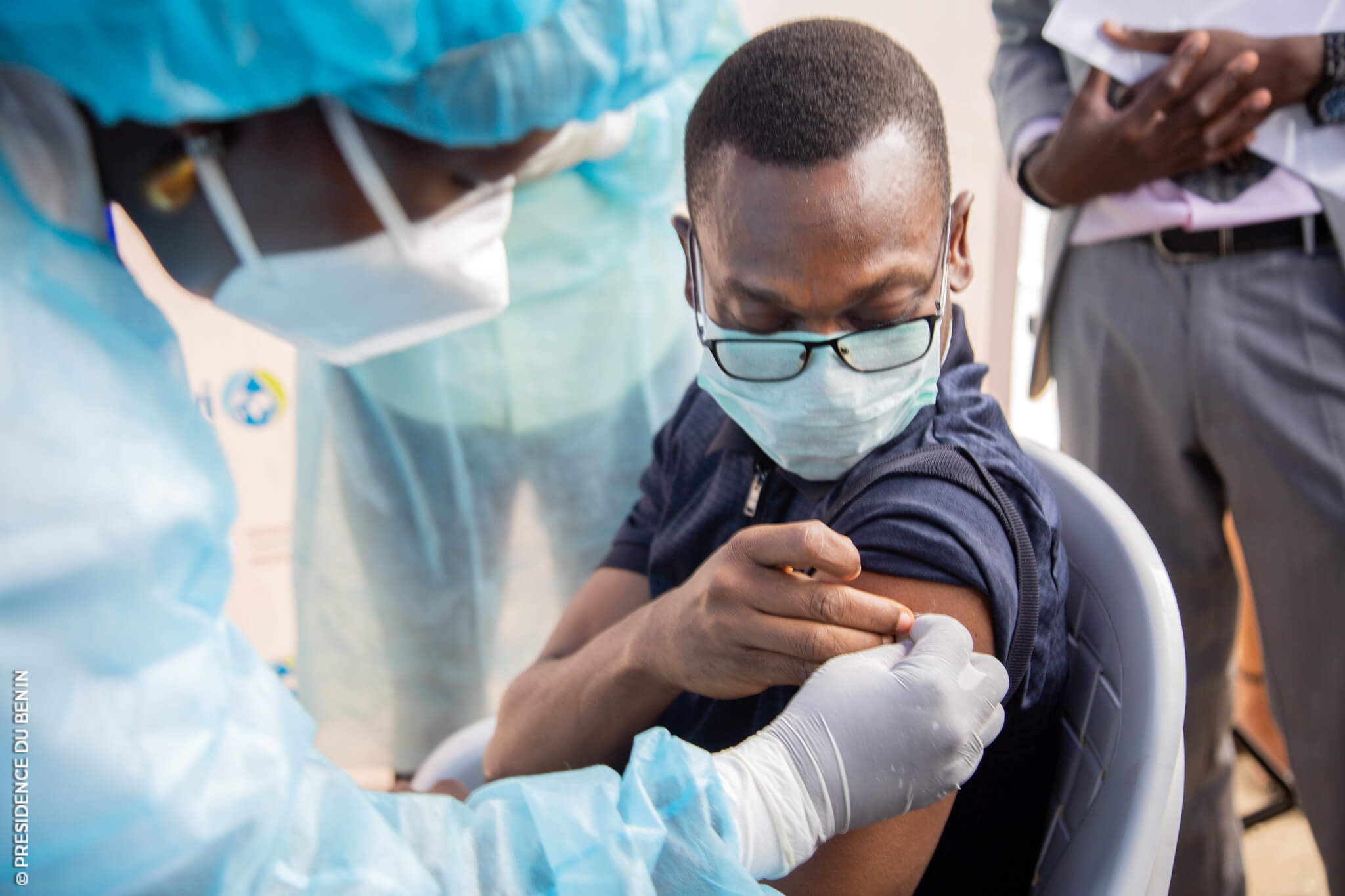 Vaccinatie tegen COVID-19 in Benin in maart 2021. Présidence de la République du Bénin - Flickr