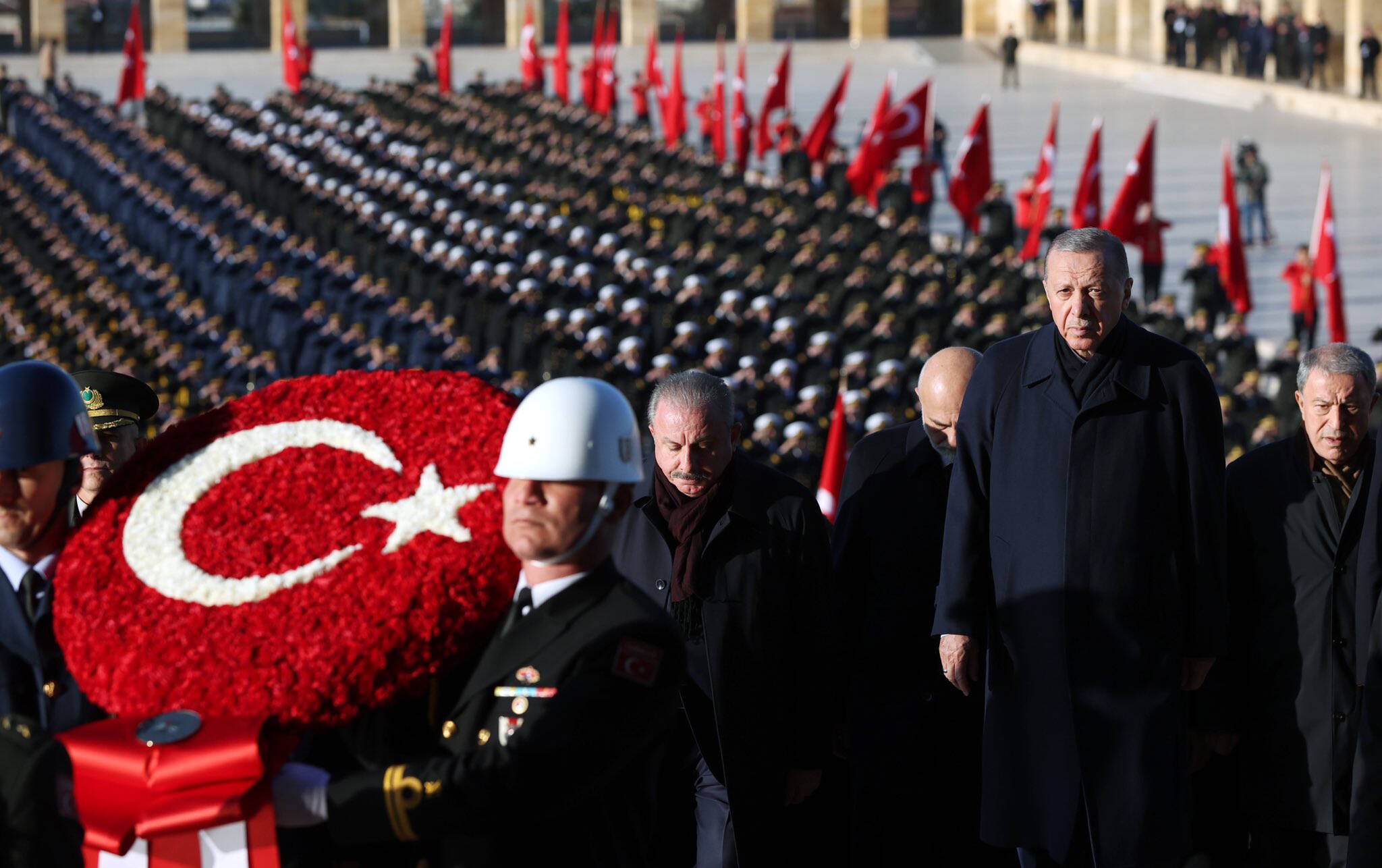 Vreeken - De Turkse president Erdogan in november 2022 tijdens een plechtigheid bij het mausuleum van de sttichter van het moderne Turkije, Mustafa Kemal Atatur. Reuters