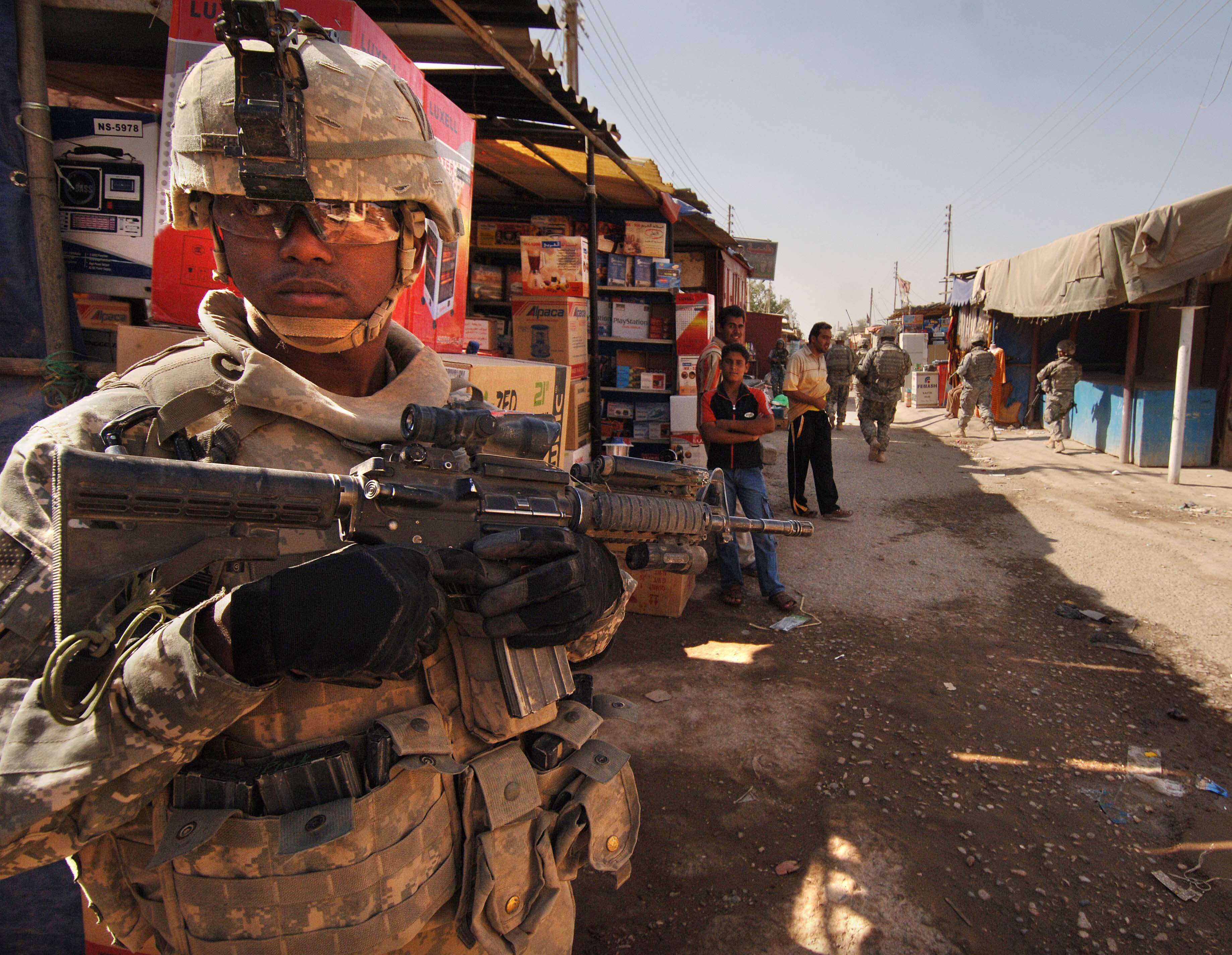 Amerikaanse soldaat in het Iraakse Narhwan, november 2007. © Flickr / The U.S. Army