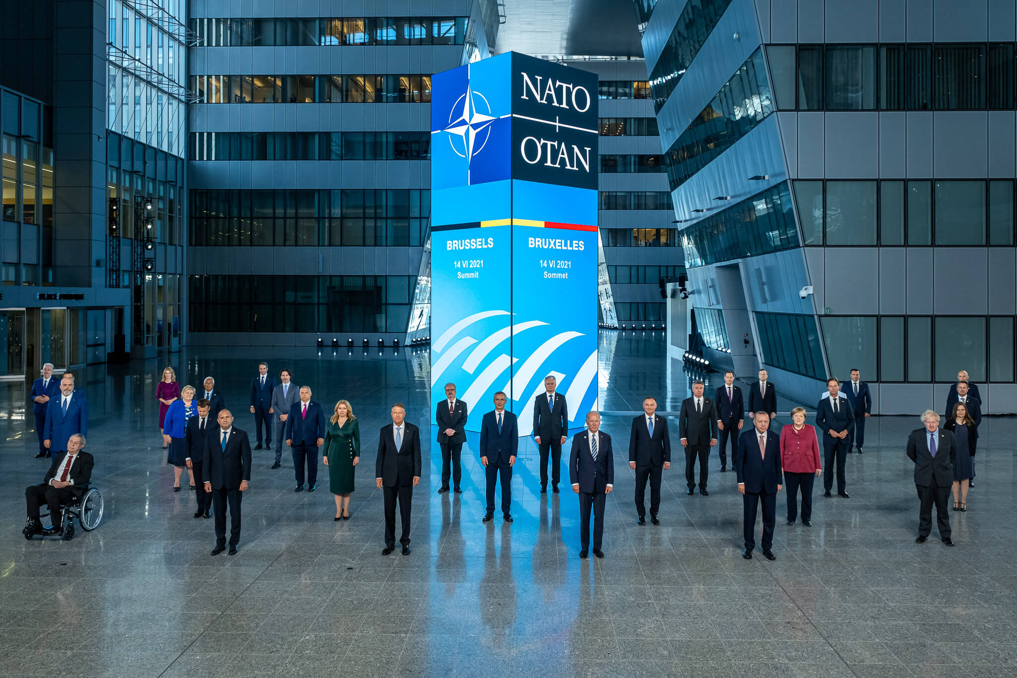 ZandeeDeen-Groepsportret tijdens de NAVO-top in Brussel op 14 juni 2021. NATO