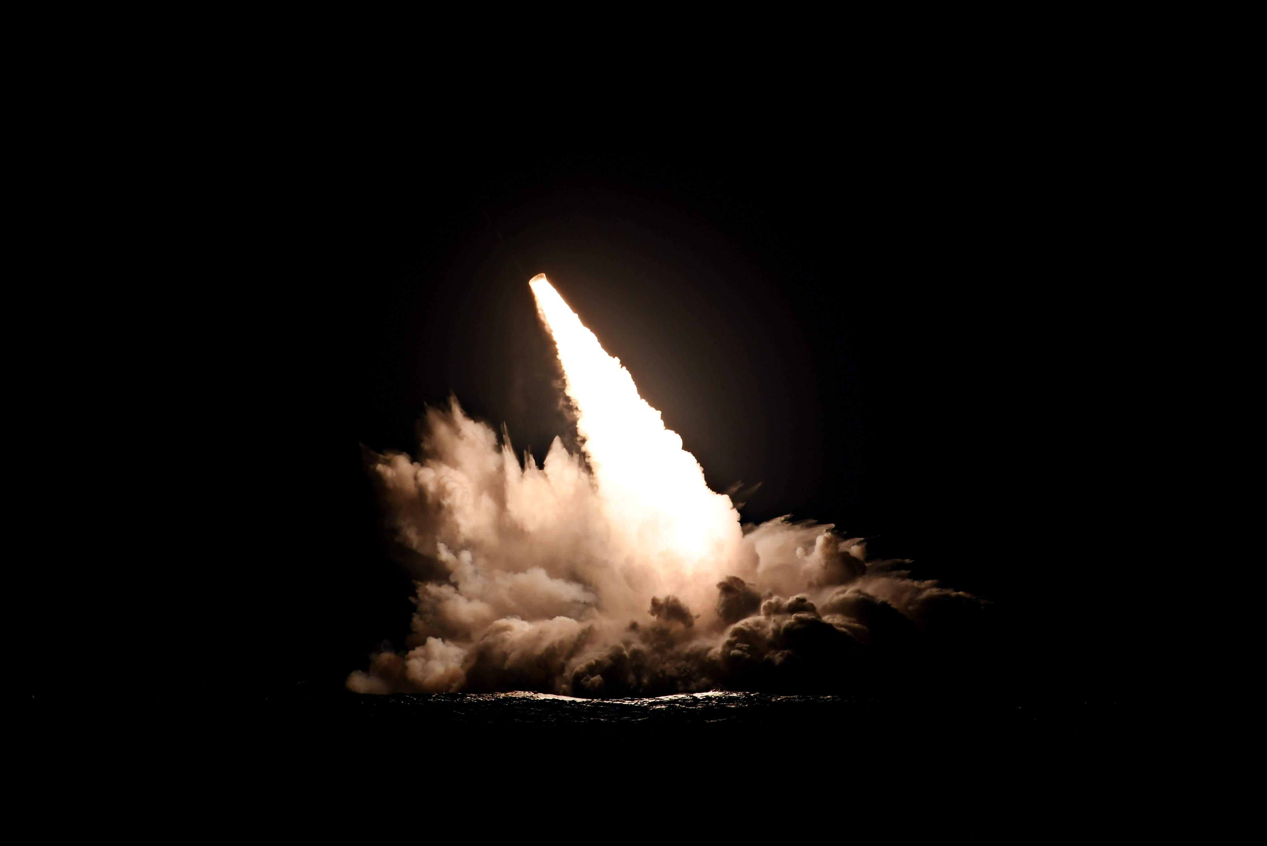 Ballistic missile test launch from a submarine off the coast of San Diego, California, 2019. © U.S. Pacific Fleet