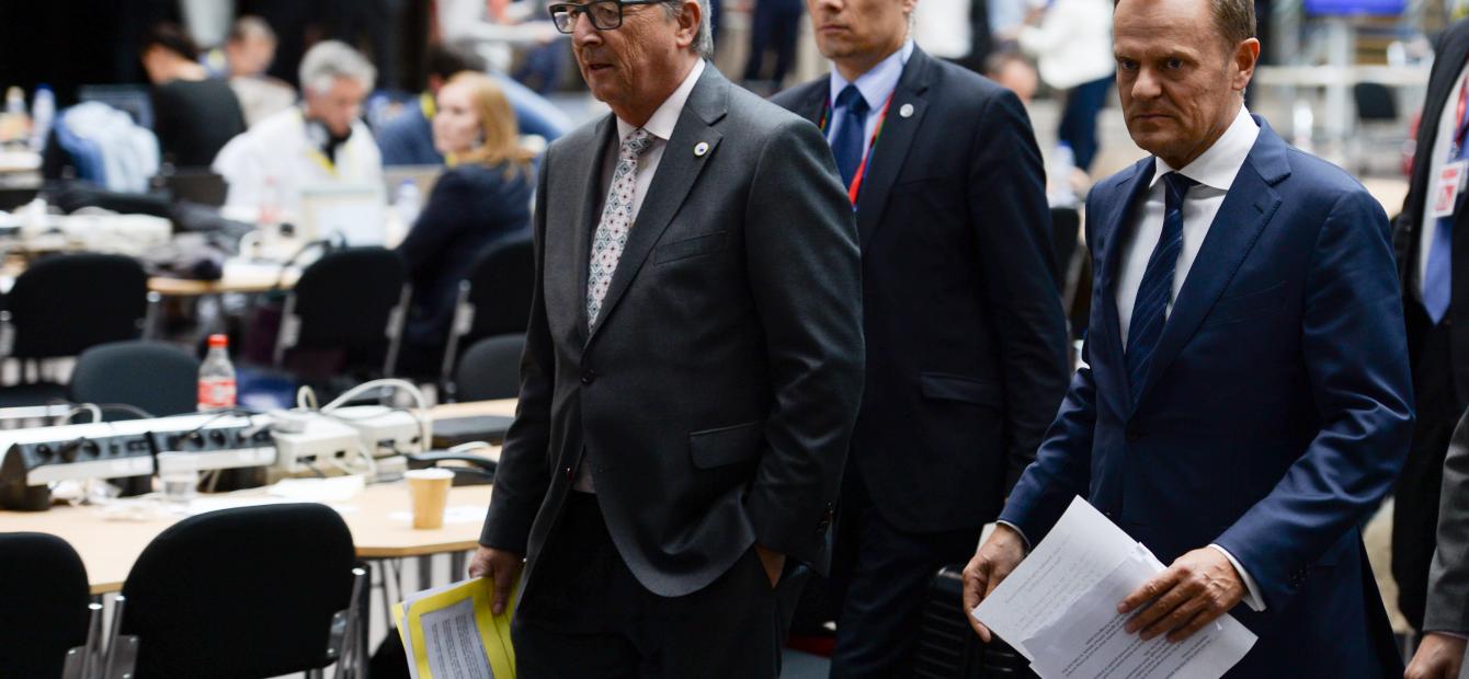 De achterkant van de Griekse Eurotop: Juncker op zijn plaats gezet