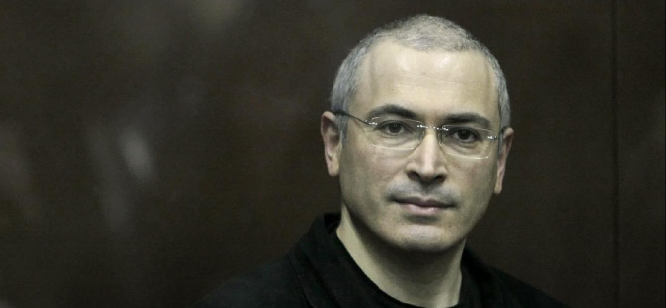 De Russische oligarch die zich tegen Poetin keerde