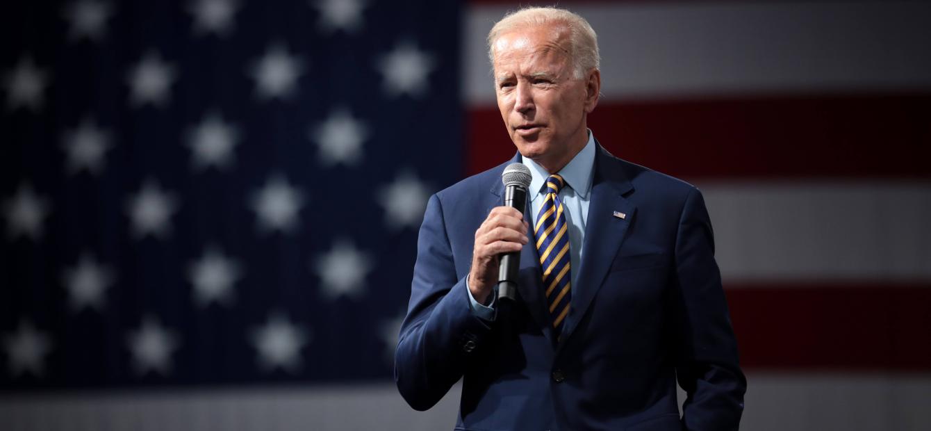 Mr. Buitenland Biden: tussen duif en havik